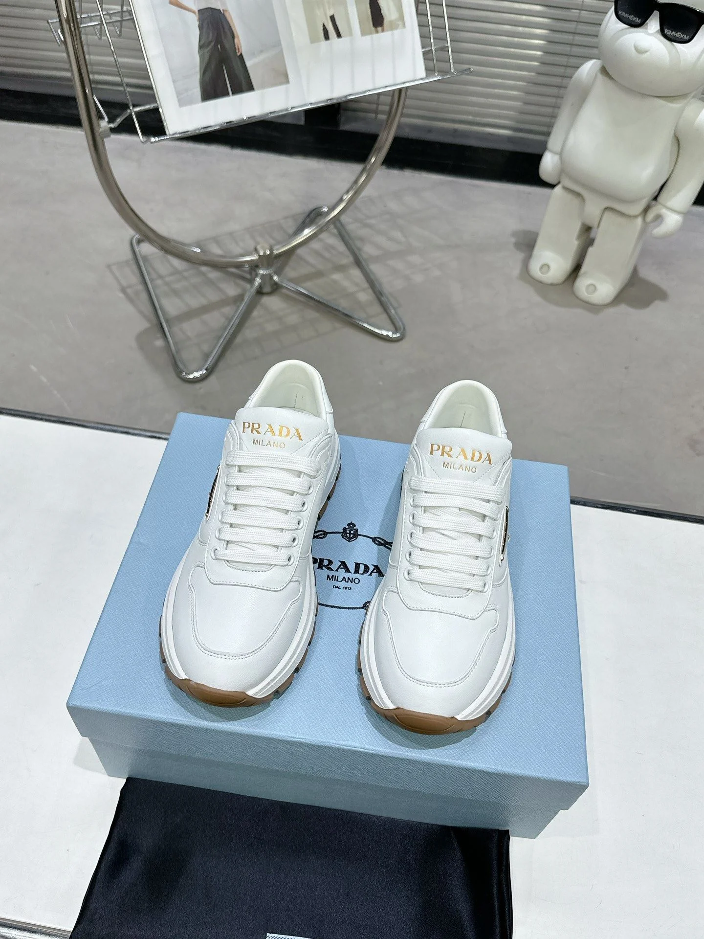 Resilient Prada Low Shoes 34344