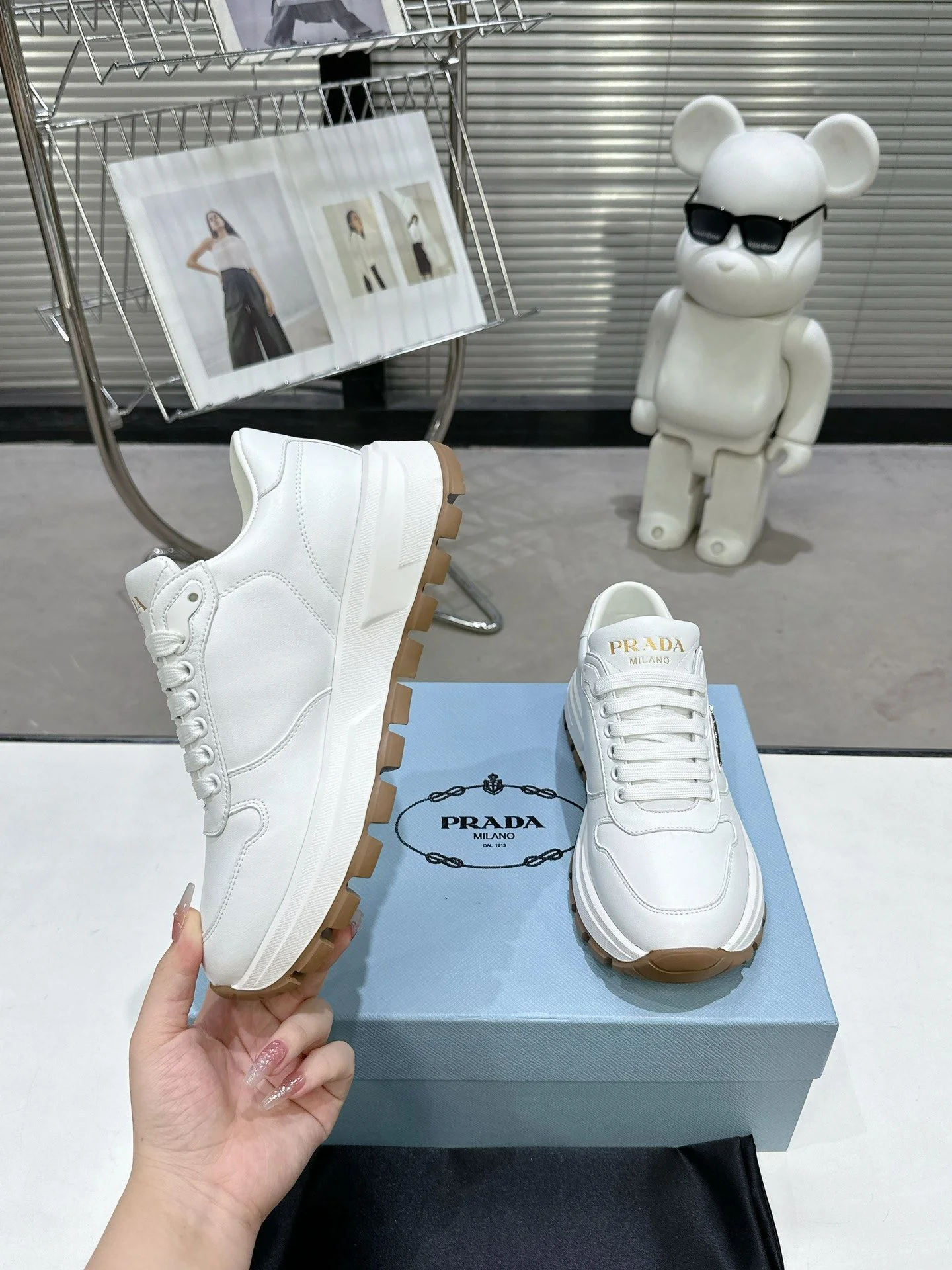 Resilient Prada Low Shoes 34344
