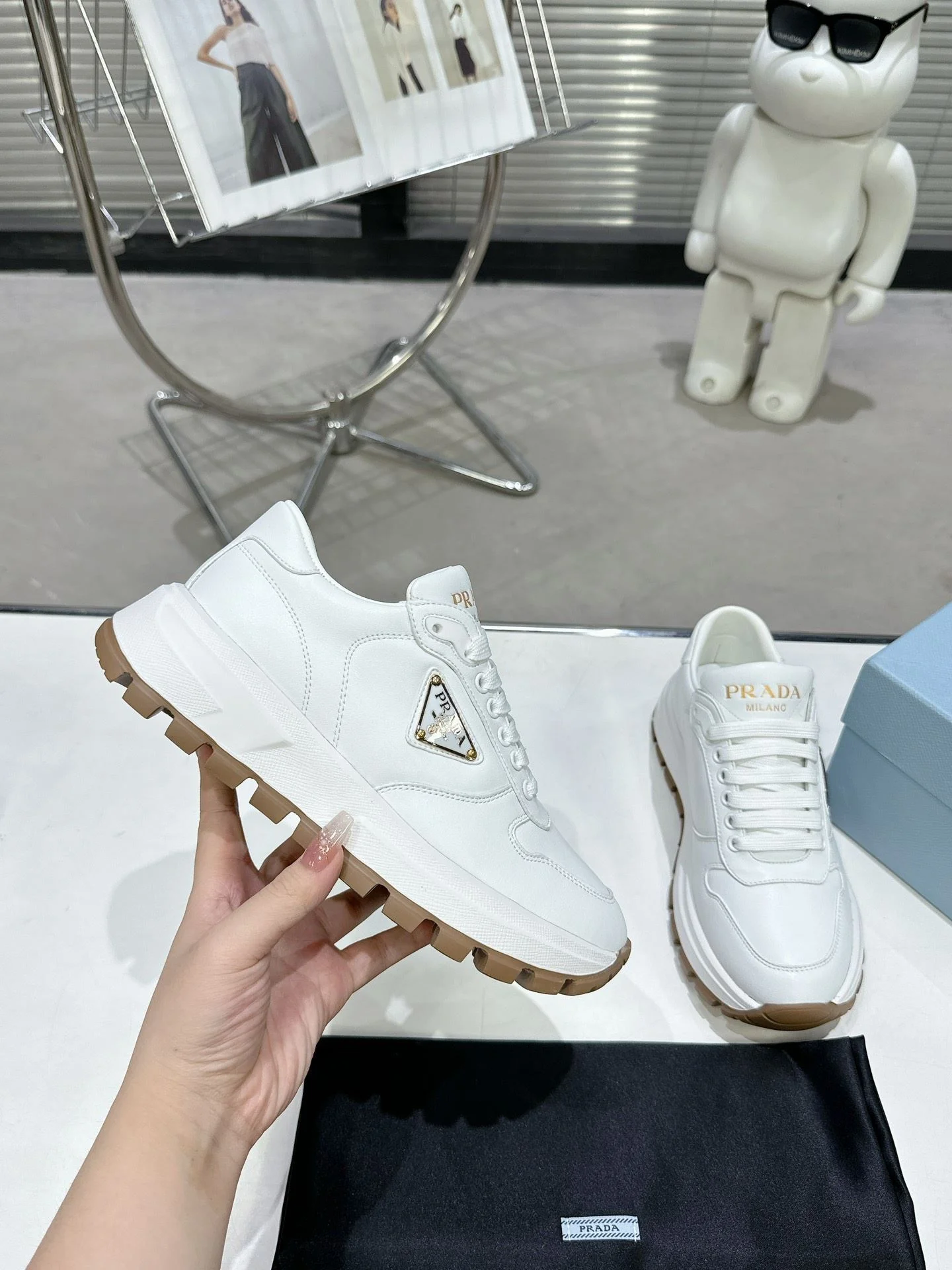 Resilient Prada Low Shoes 34344