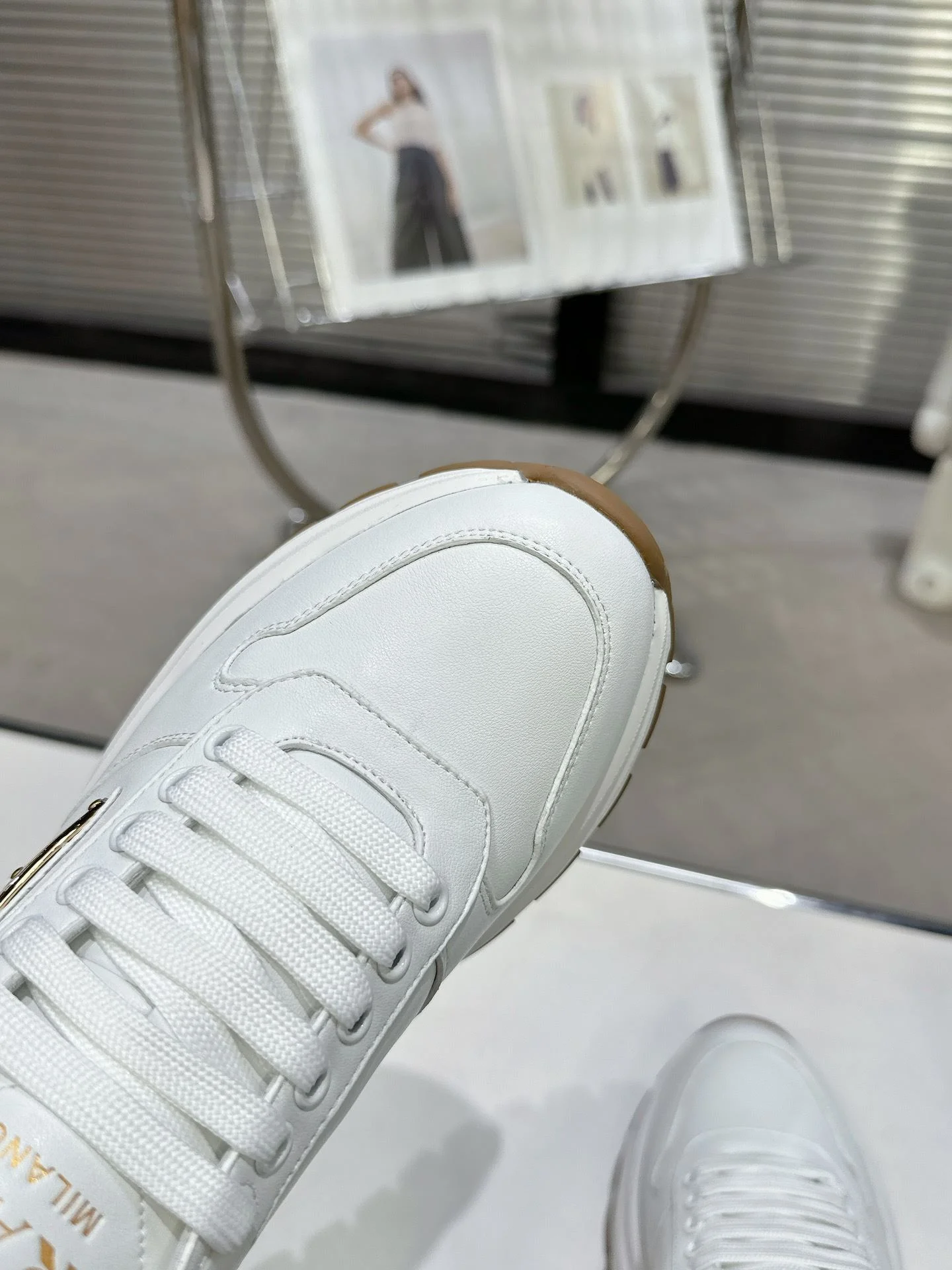 Resilient Prada Low Shoes 34344