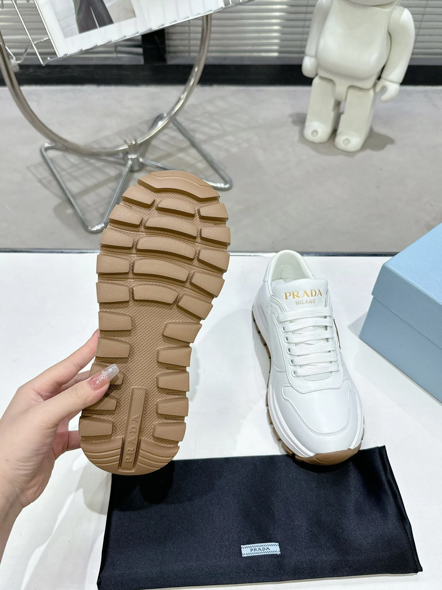 Resilient Prada Low Shoes 34344