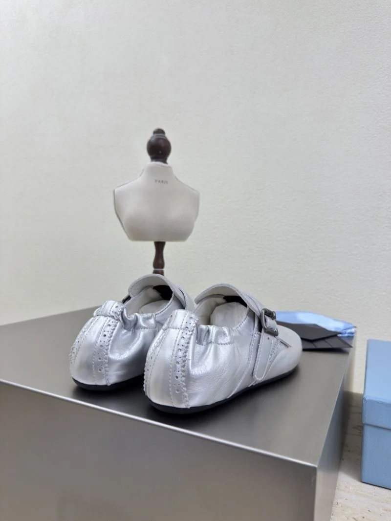 Prada Low Shoes DailyWear 35139