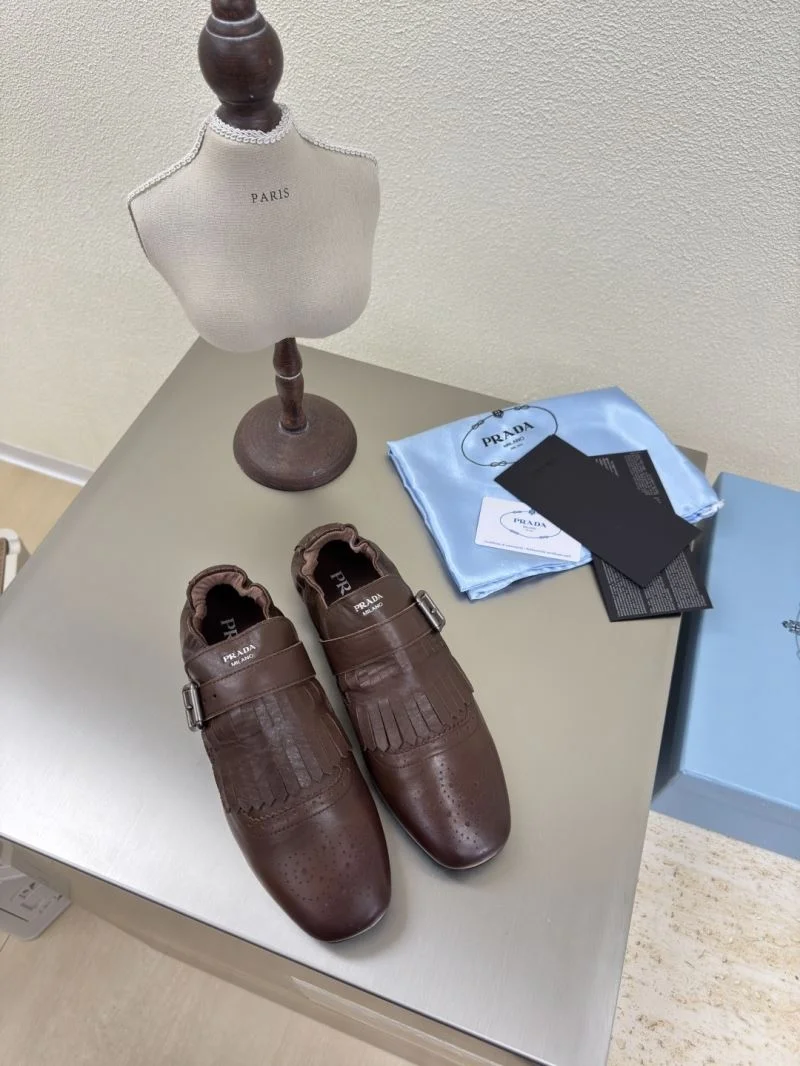 Prada Low Shoes Youthful 35137