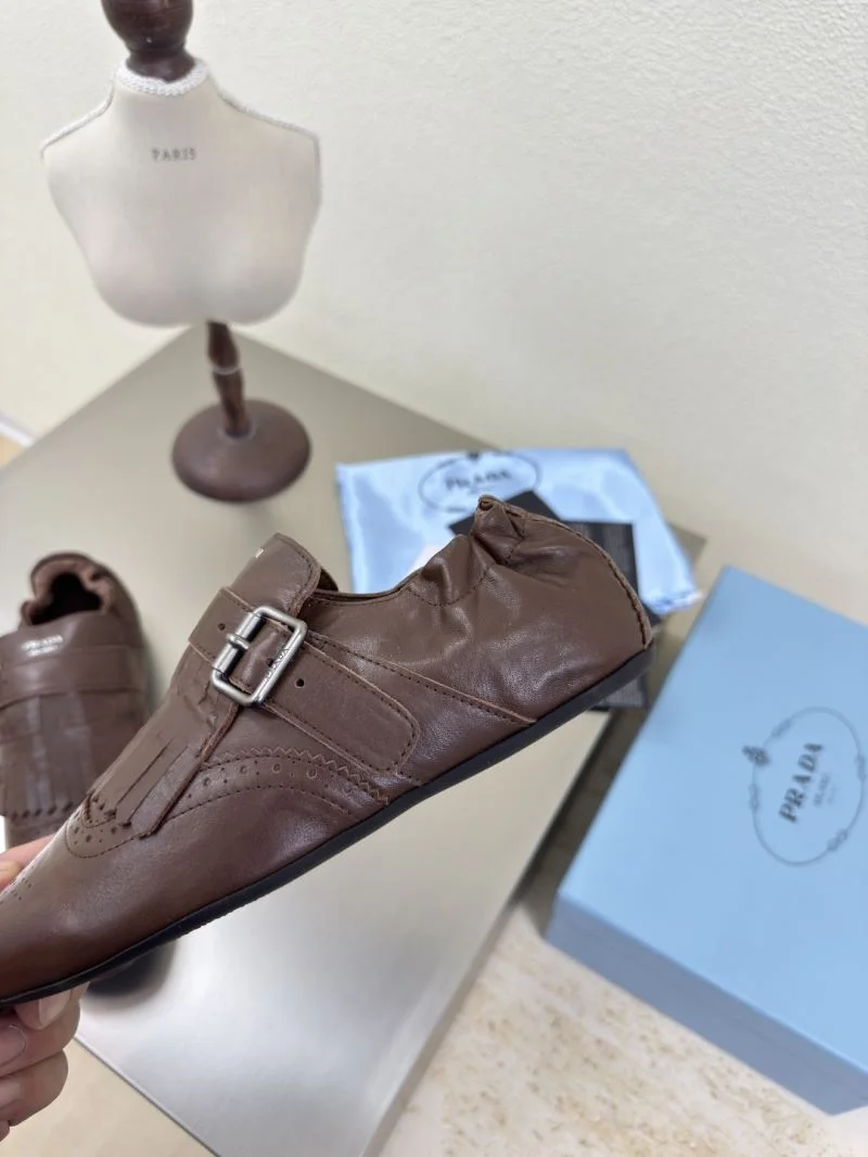 Prada Low Shoes Youthful 35137