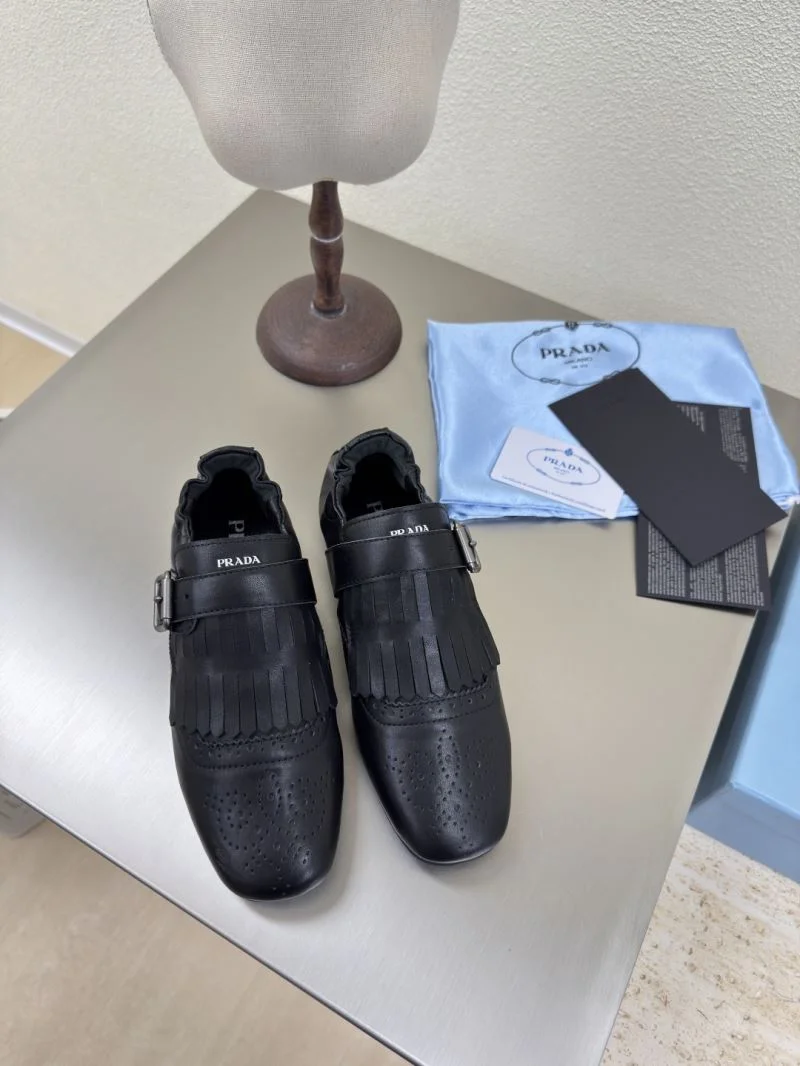 Affordable Prada Low Shoes 35138
