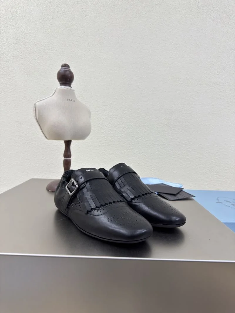 Affordable Prada Low Shoes 35138