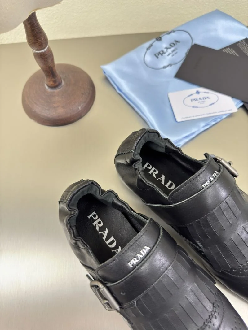 Affordable Prada Low Shoes 35138