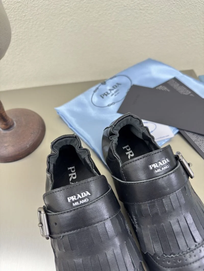 Affordable Prada Low Shoes 35138