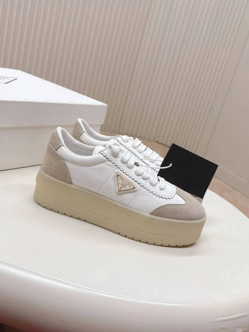 Prada Low Shoes WaterResistant 35136
