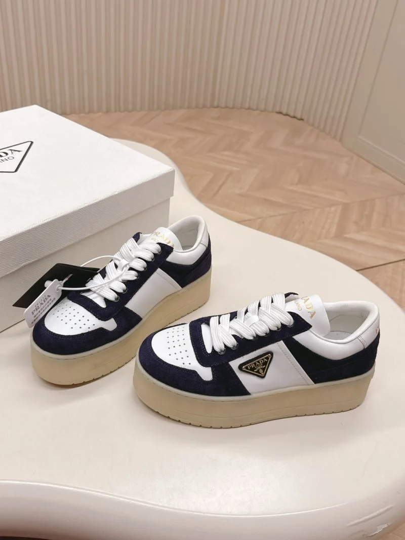 Prada Low Shoes Sleek 35133
