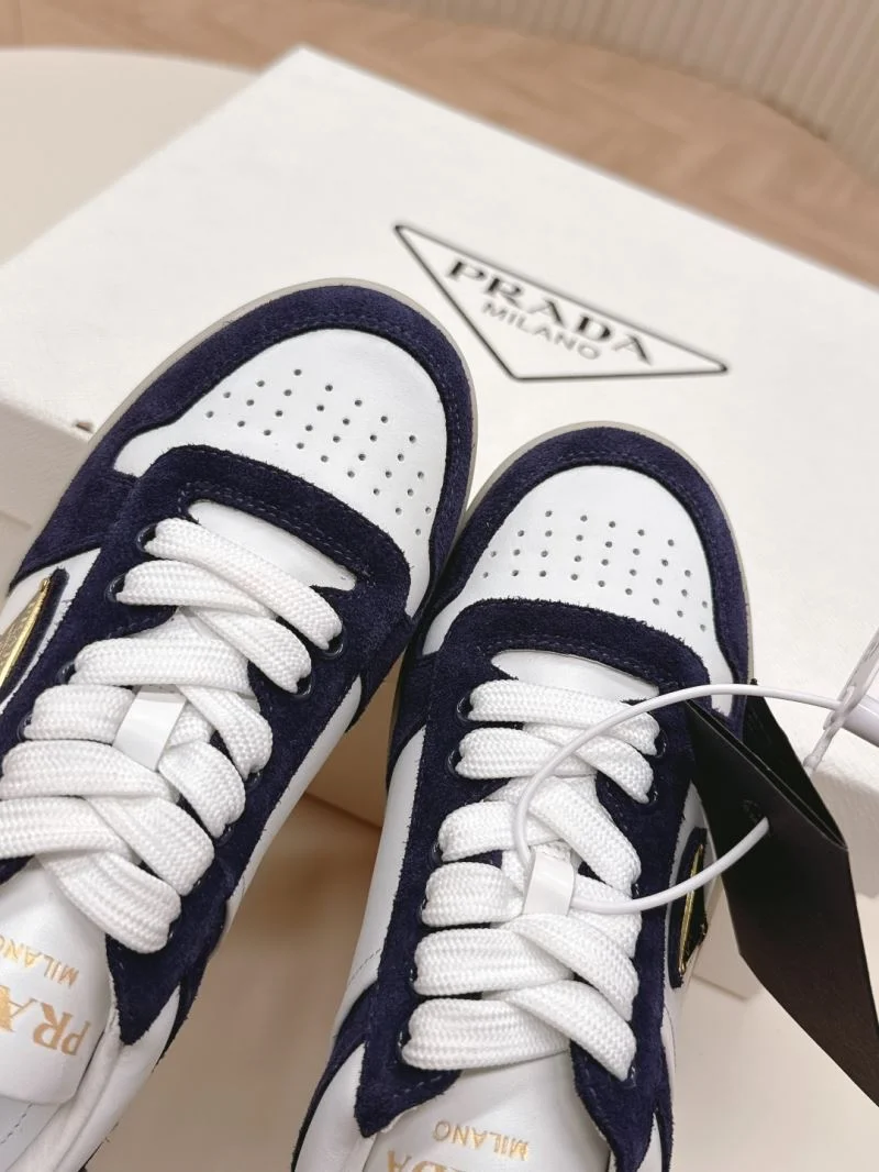Prada Low Shoes Sleek 35133