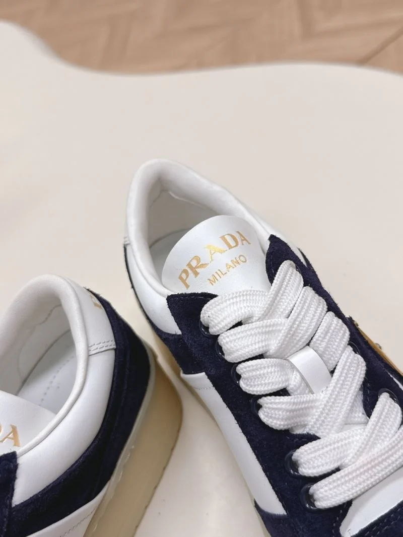 Prada Low Shoes Sleek 35133