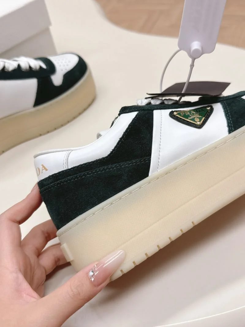 Prada Low Shoes DailyWear 35114