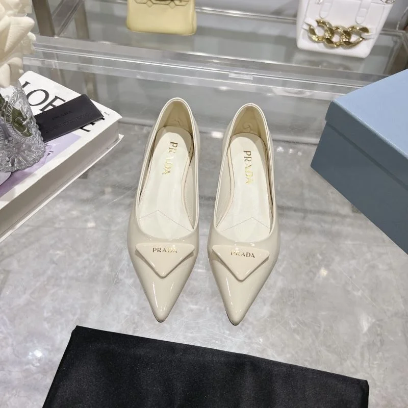 Sustainable Prada Low Shoes 35125