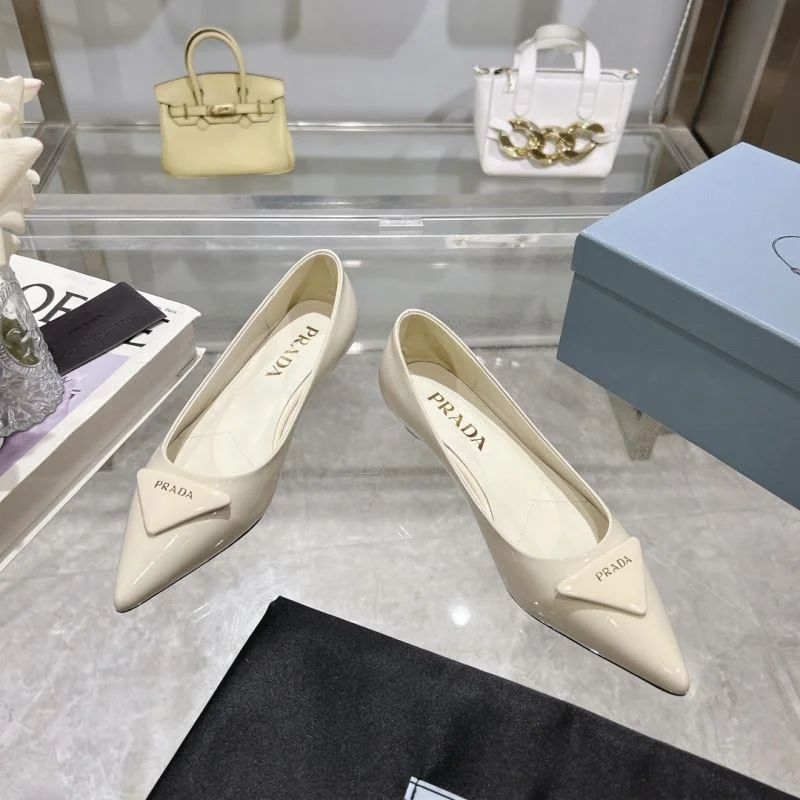 Sustainable Prada Low Shoes 35125