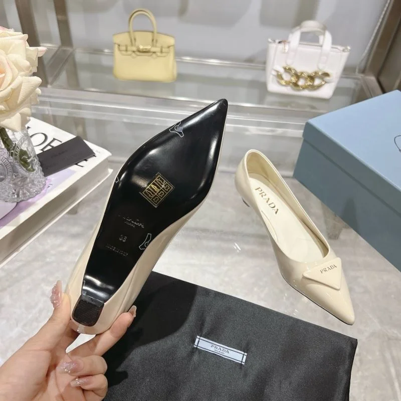 Sustainable Prada Low Shoes 35125