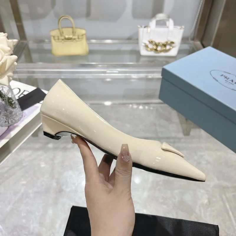 Sustainable Prada Low Shoes 35125