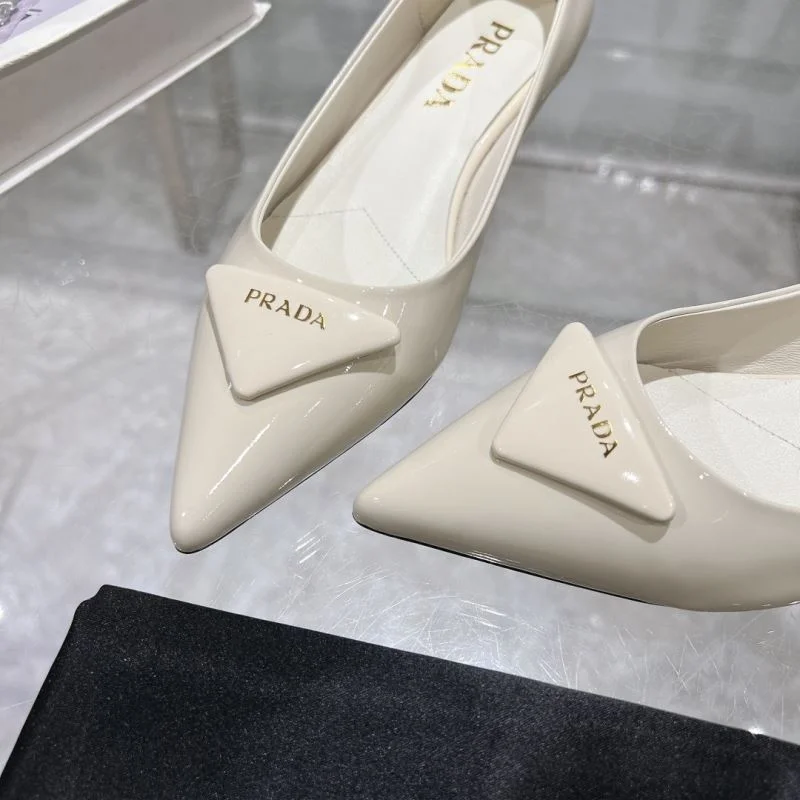 Sustainable Prada Low Shoes 35125