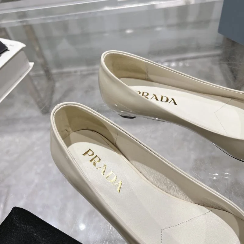 Sustainable Prada Low Shoes 35125