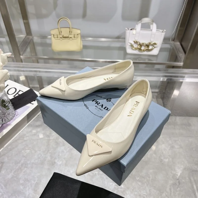Sustainable Prada Low Shoes 35125