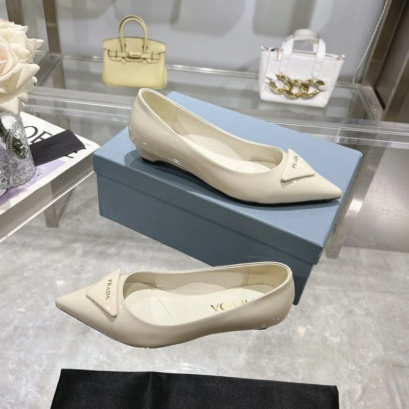 Sustainable Prada Low Shoes 35125