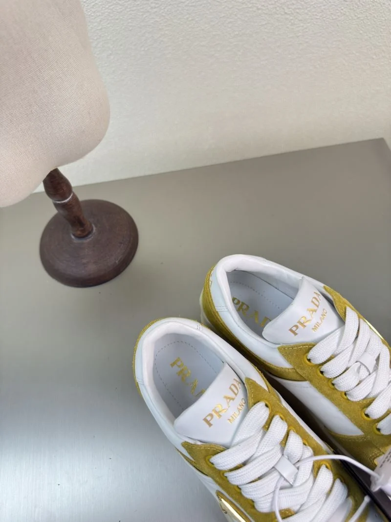 Prada Low Shoes Breathable 35109