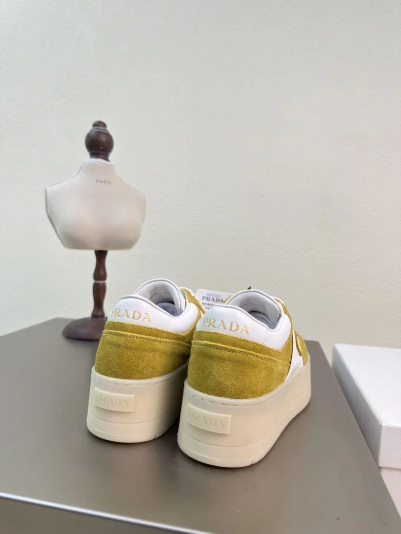Prada Low Shoes Breathable 35109