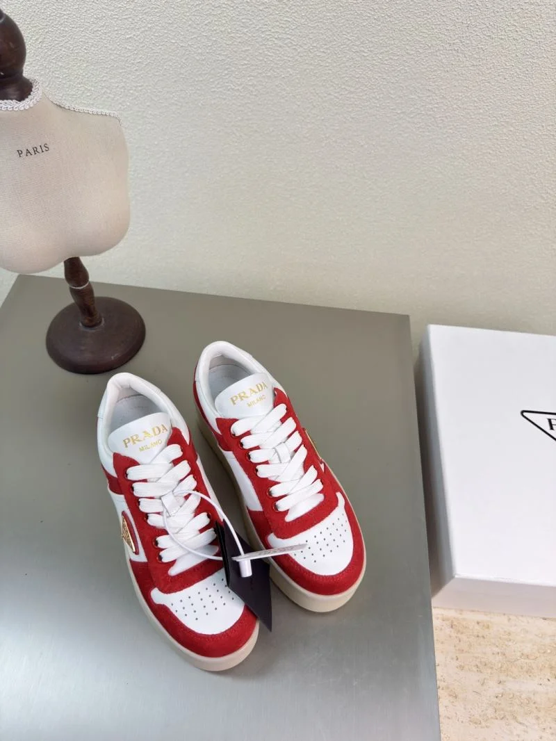 Prada Low Shoes EyeCatching 35112