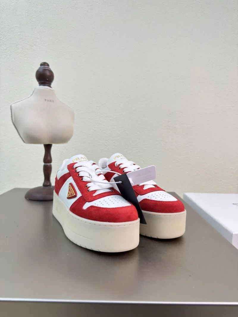Prada Low Shoes EyeCatching 35112