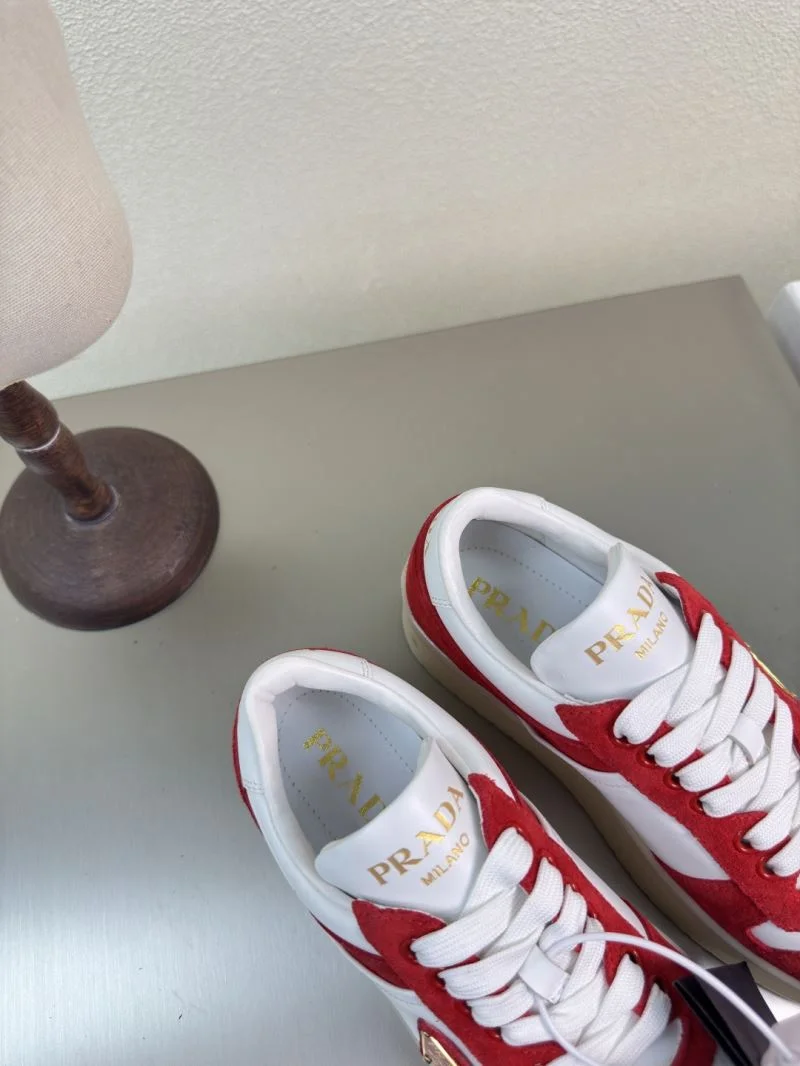 Prada Low Shoes EyeCatching 35112