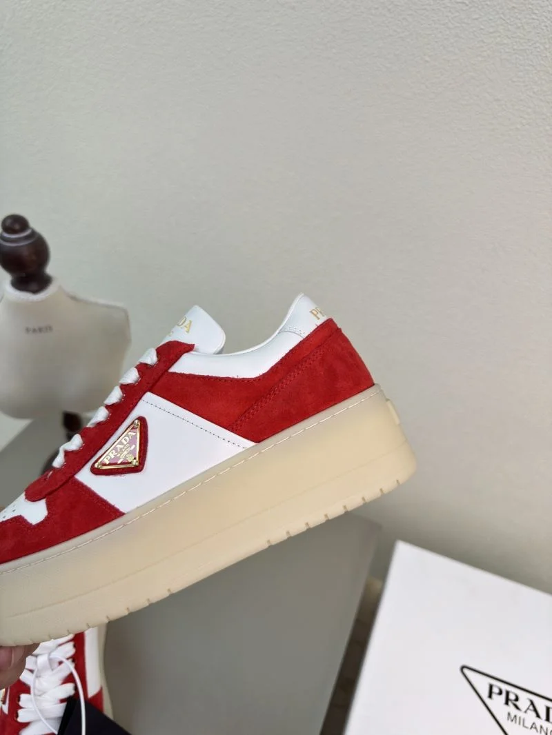 Prada Low Shoes EyeCatching 35112