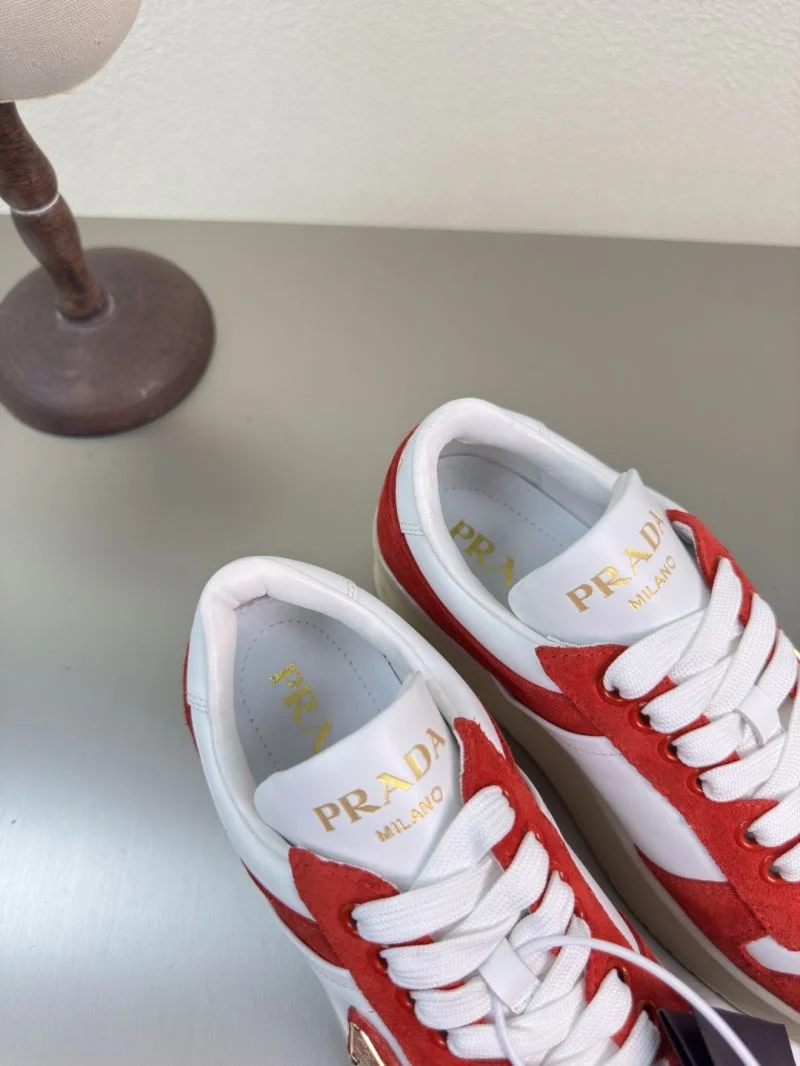 Prada Low Shoes EyeCatching 35112