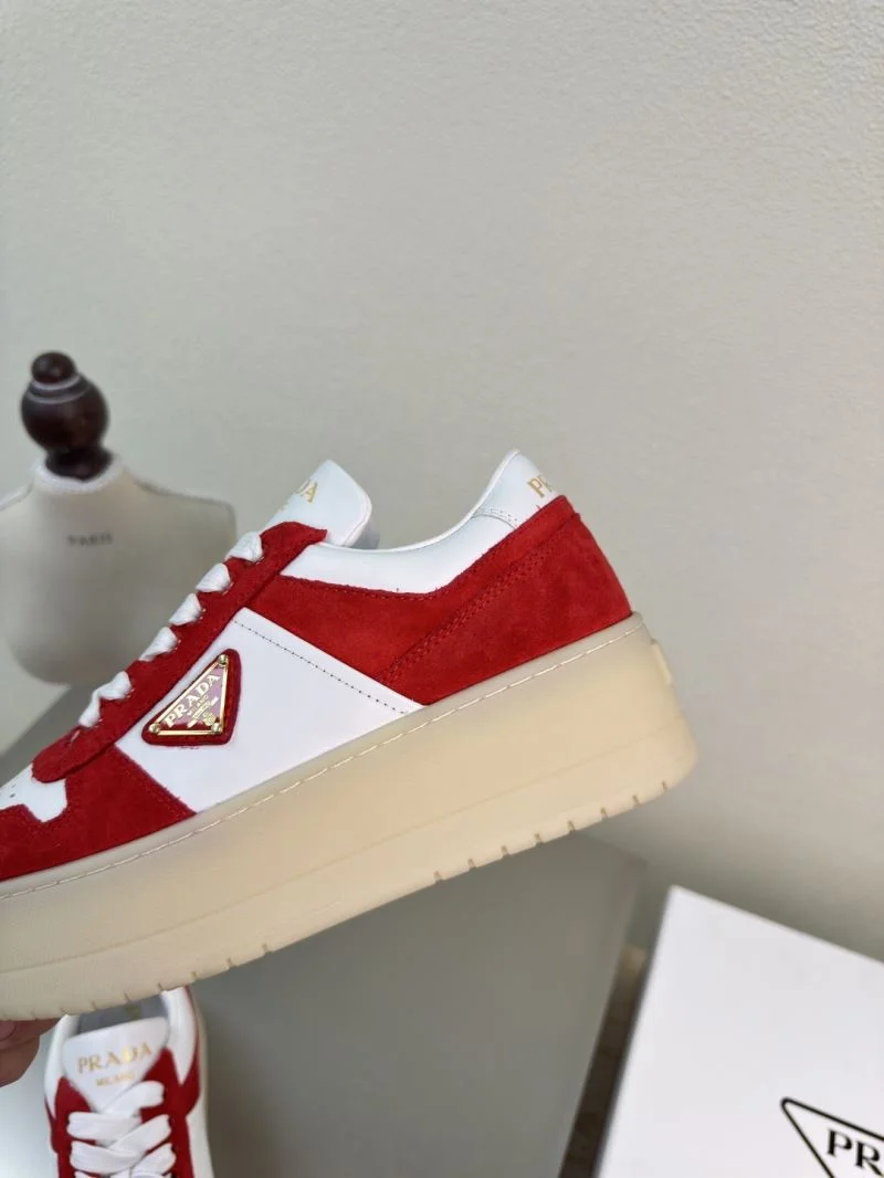 Prada Low Shoes EyeCatching 35112