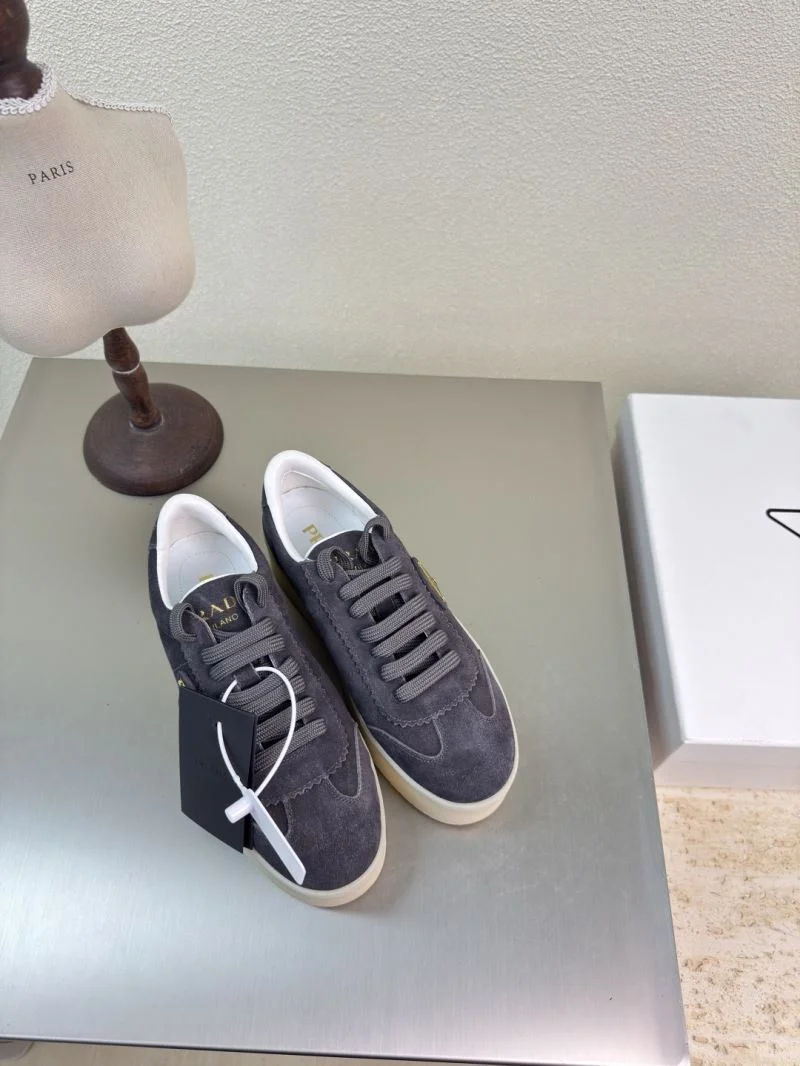 Prada Low Shoes Chic 35100