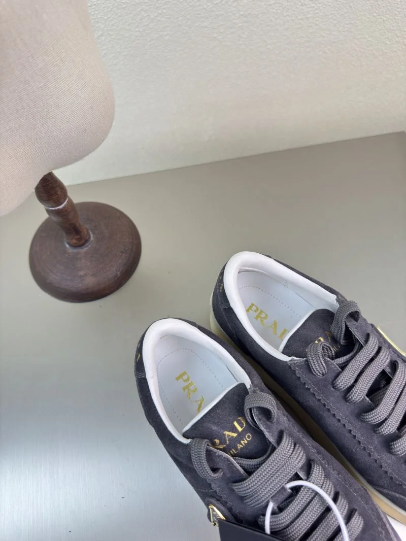 Prada Low Shoes Chic 35100