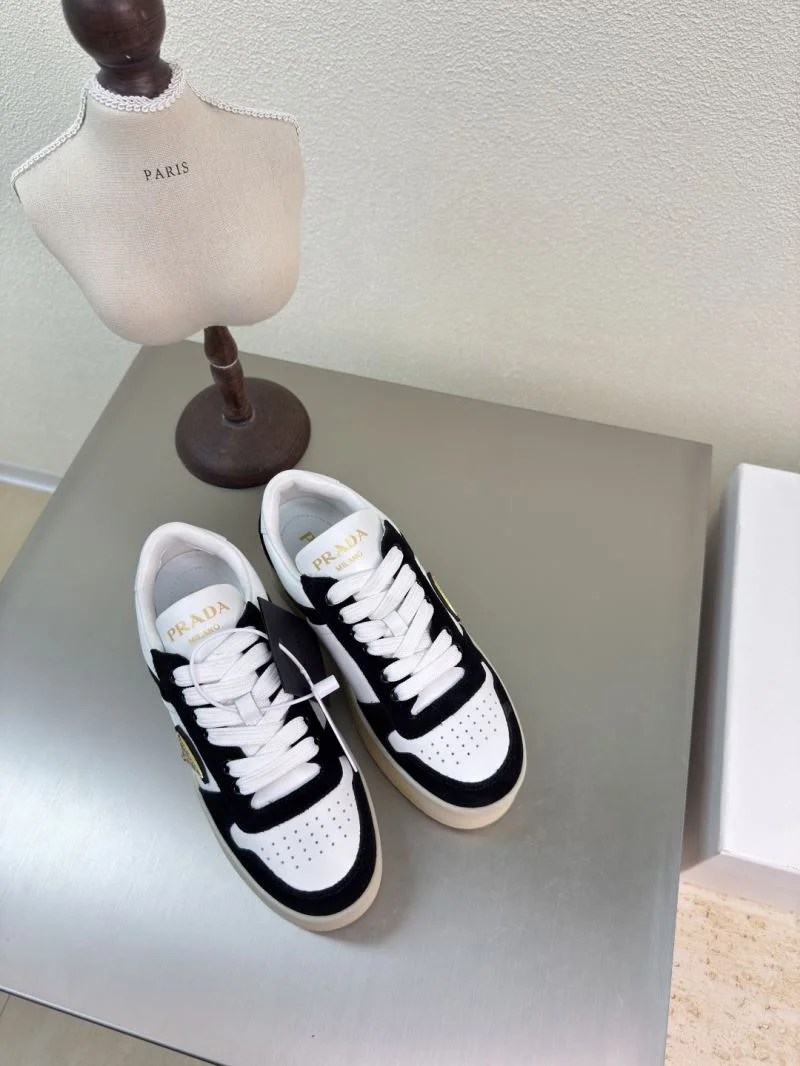 Neat Prada Low Shoes 35108