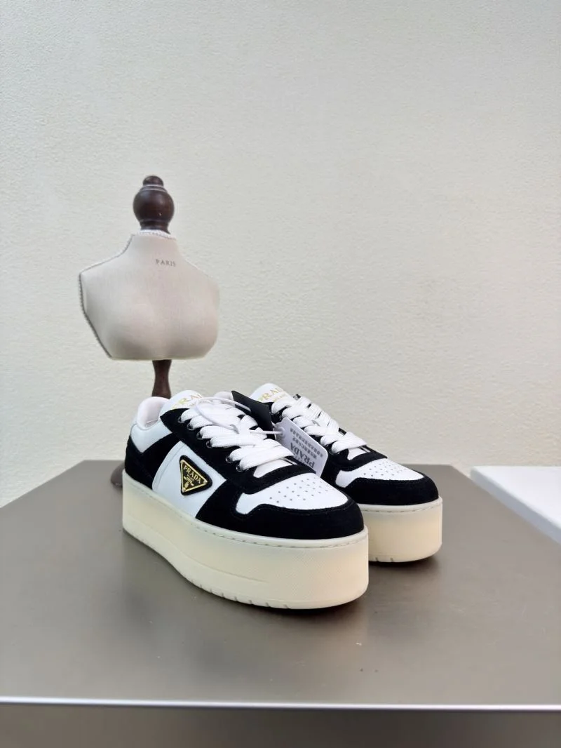 Neat Prada Low Shoes 35108