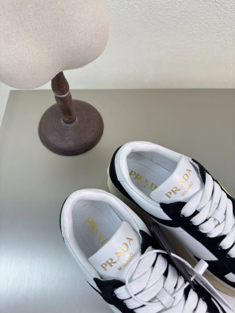 Neat Prada Low Shoes 35108