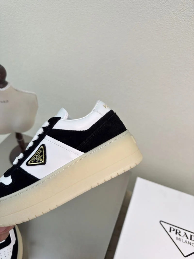 Neat Prada Low Shoes 35108