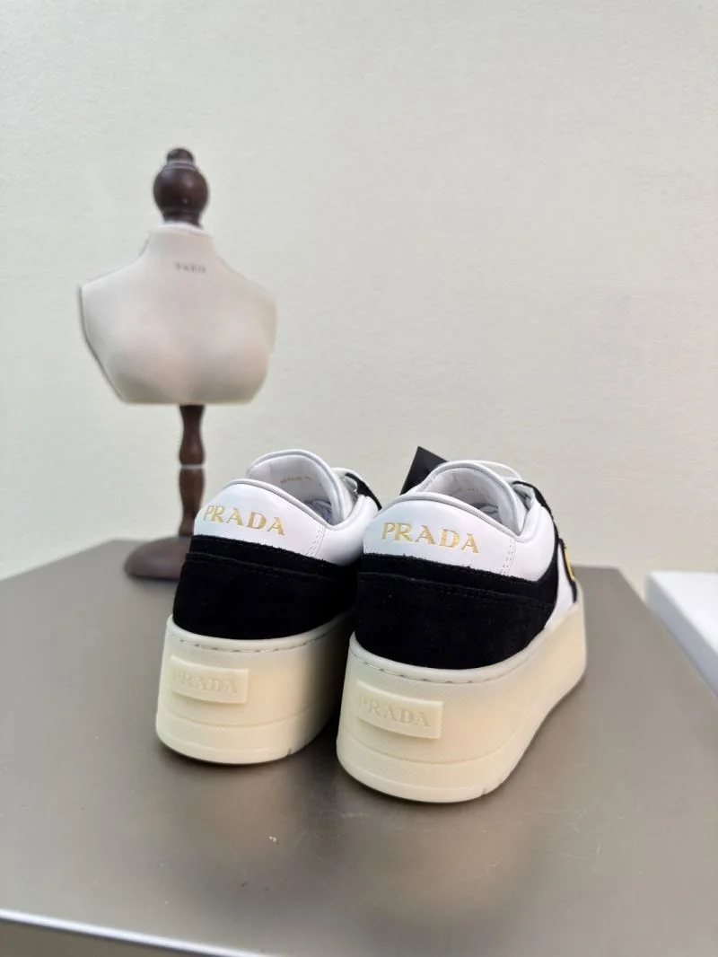 Neat Prada Low Shoes 35108