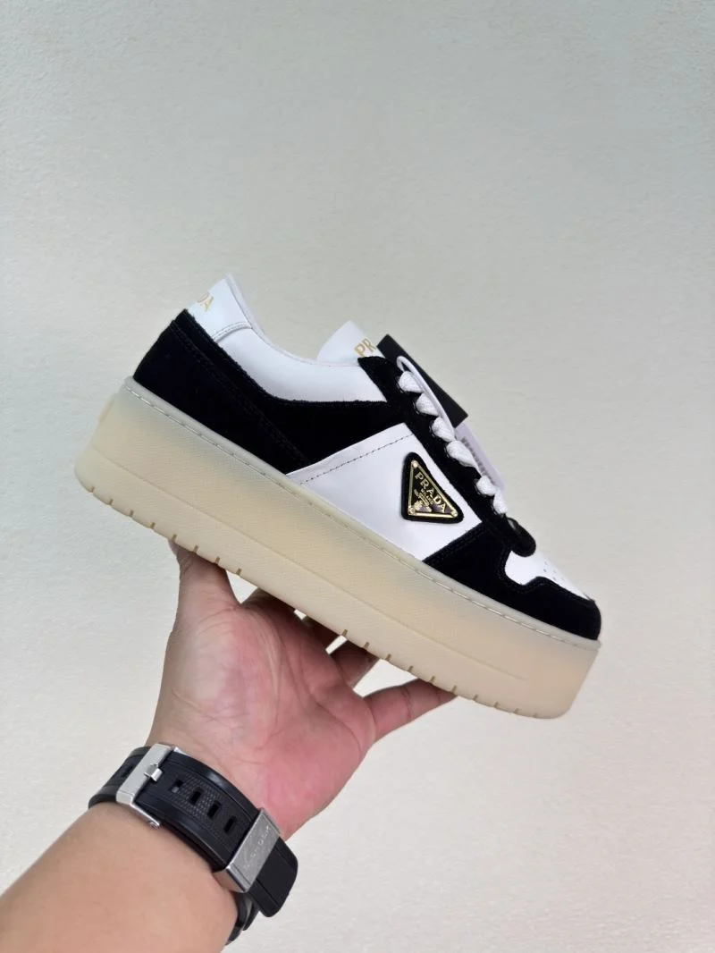 Neat Prada Low Shoes 35108