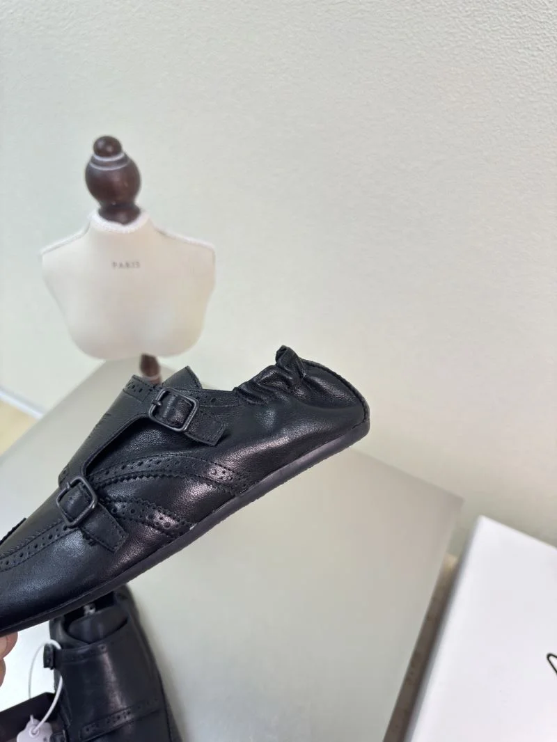 Reliable Prada Low Shoes 35103
