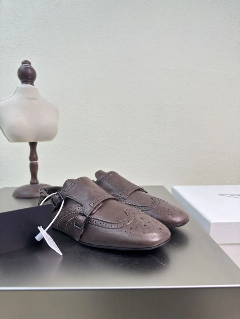 Unique Prada Low Shoes 35105