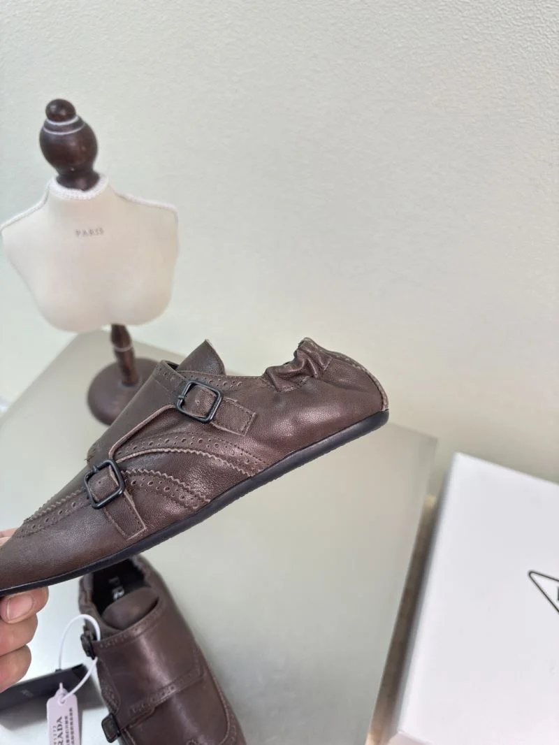 Unique Prada Low Shoes 35105