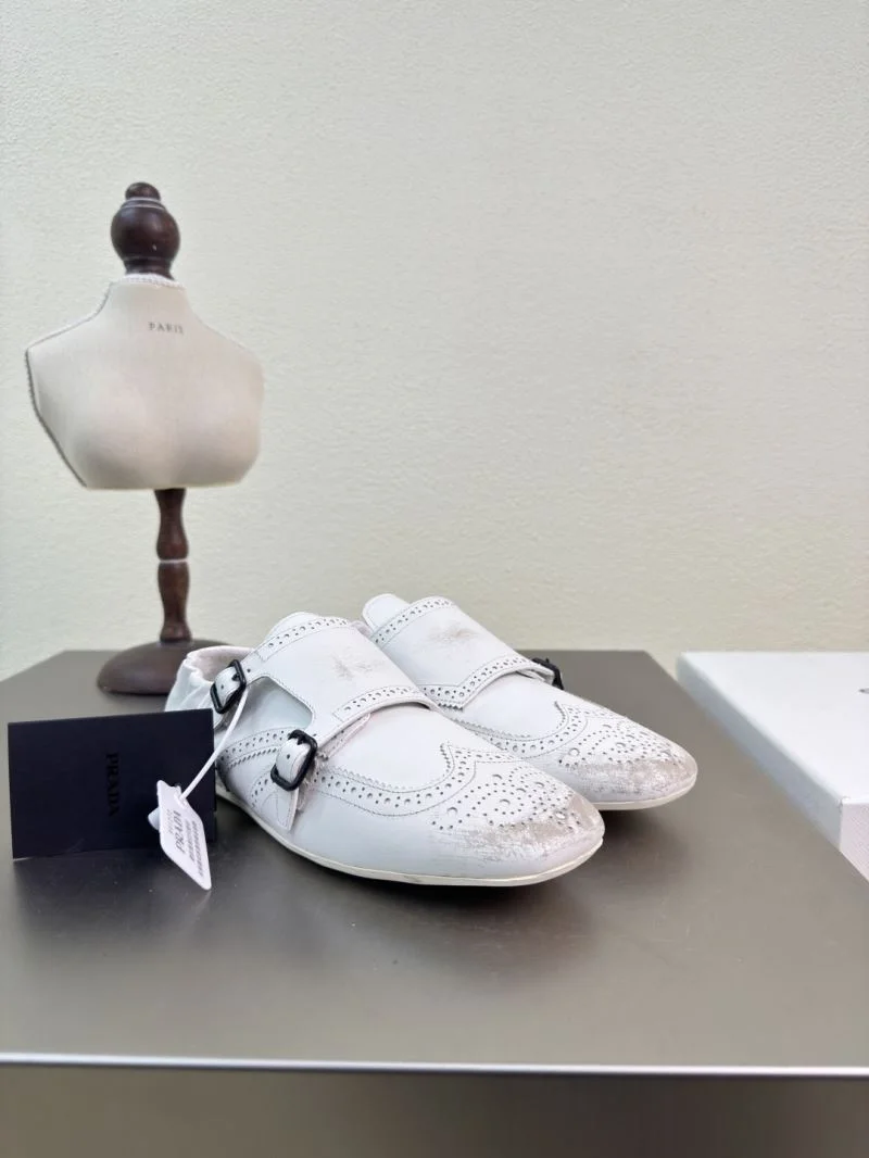 Prada Low Shoes EyeCatching 35099