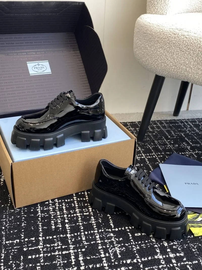 Prada Low Shoes Trendsetting 35097