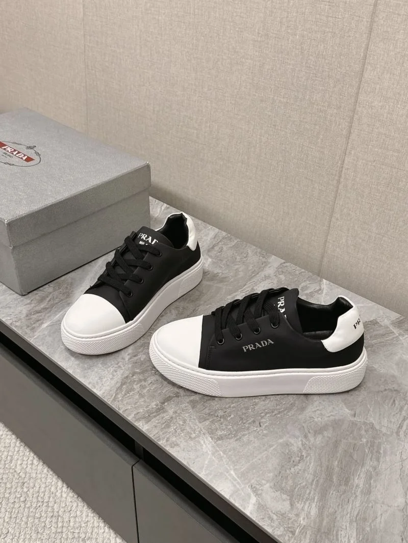 Elegant Prada Low Shoes 35091