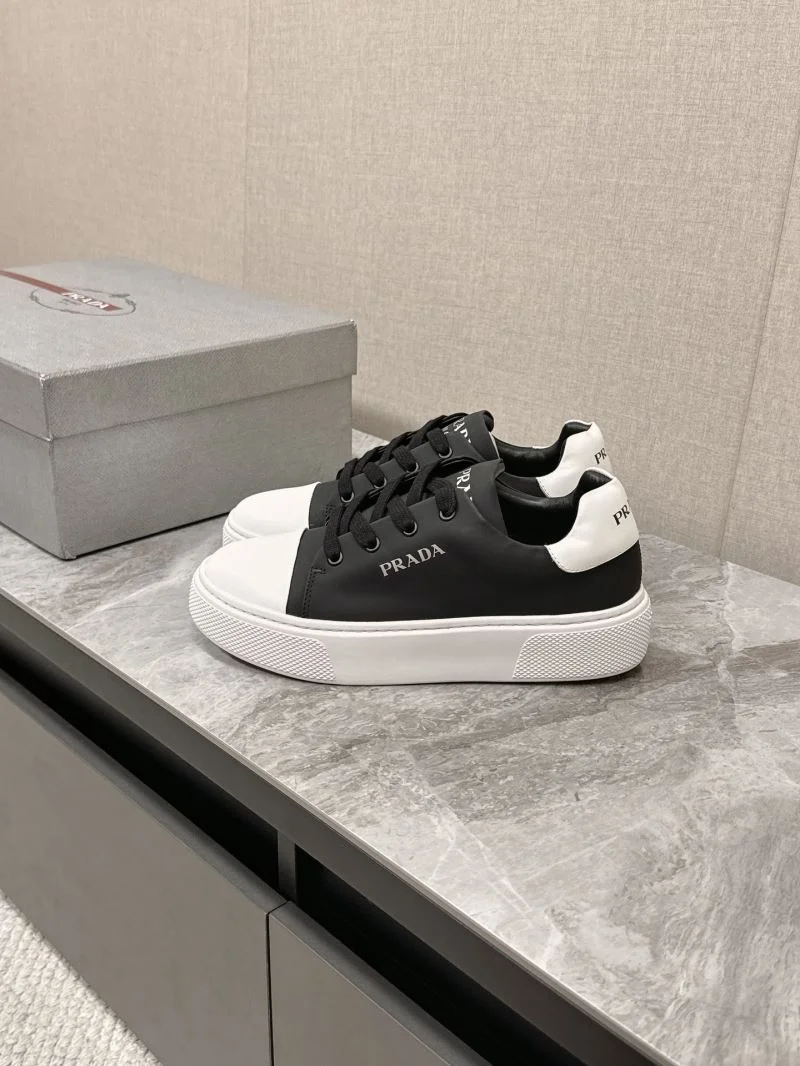 Elegant Prada Low Shoes 35091