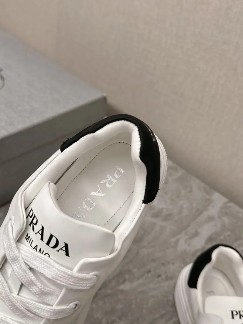 Prada Low Shoes Comfortable 35086
