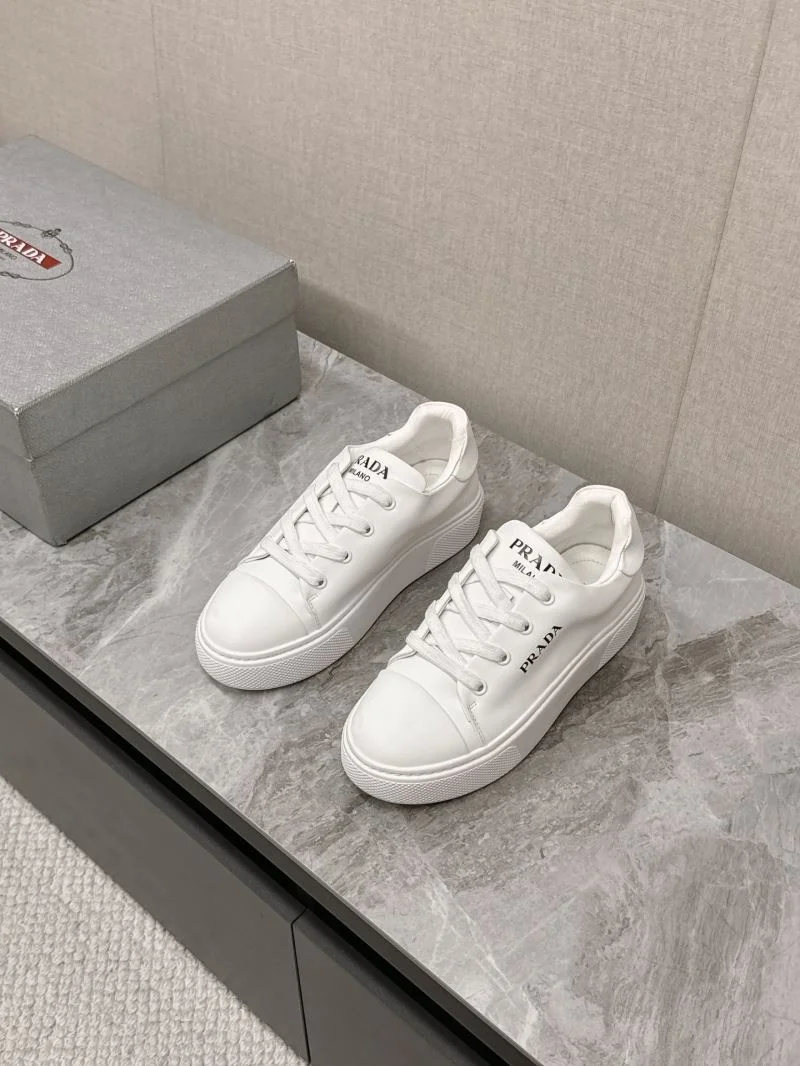 Breathable Prada Low Shoes 35085